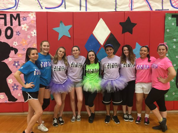 Students pose for a group photo during mii-THON