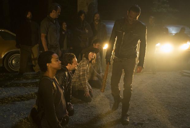 >>> NOT TO BE USED UNTIL 10/24/16 at 1:00 AM EST <<< Jeffrey Dean Morgan as Negan, Sonequa Martin-Green as Sasha Williams, Ross Marquand as Aaron, Chandler Riggs as Carl Grimes, Josh McDermitt as Dr. Eugene Porter - The Walking Dead _ Season 7, Episode 1 - Photo Credit: Gene Page/AMC