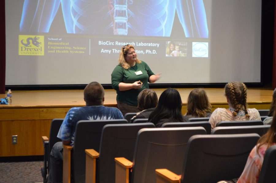 Biochemical Engineer Dr. Amy Thockmorton speaks to students. 