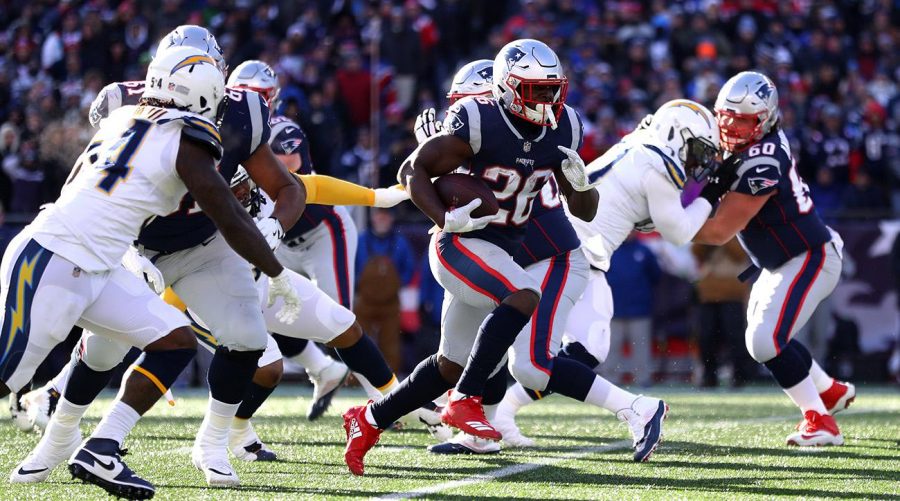 Ageless Brady Leads Patriots to Dominant Win Over Chargers, Advances to 8th Straight AFC Championship