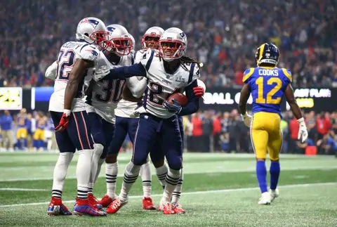 Patriots Defeat Rams in Defensive Super Bowl Showdown
