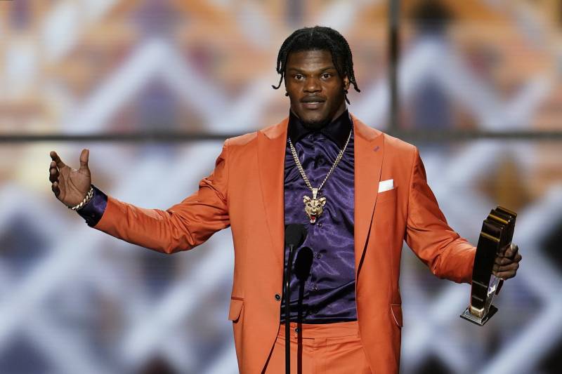 Baltimore Ravens QB Lamar Jackson during his acceptance of the NFL MVP Award (via Bleacher Report)