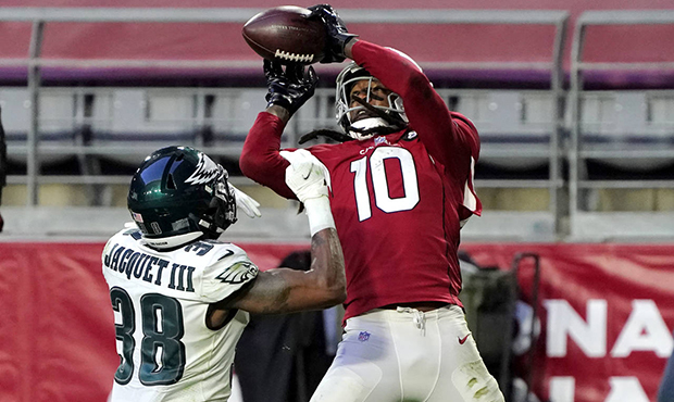Arizona Cardinals wide receiver DeAndre Hopkins makes spectacular touchdown catch against the Philadelphia Eagles