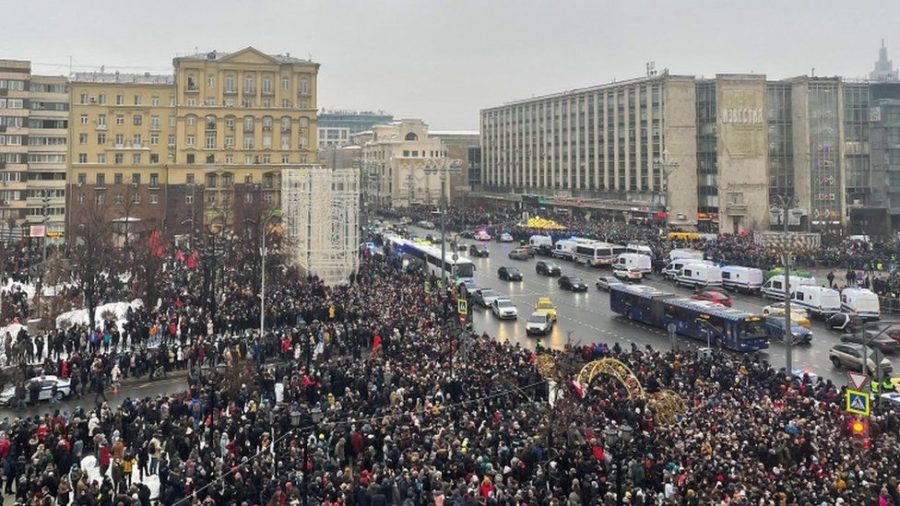 Angry+Moscow+protestors+protest+the+arrest+of+Putin-critic+Navalny.