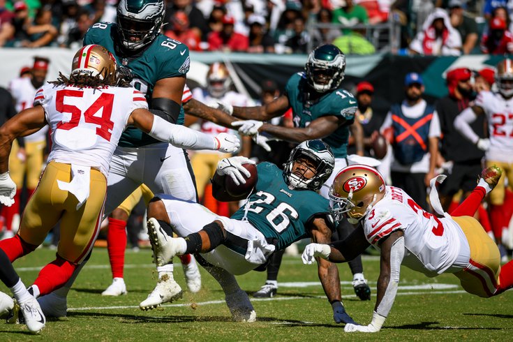Miles Sanders getting taken down by safety Jaquiski Tartt in Eagles loss to the 49ers.