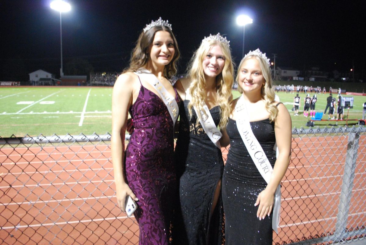 3 of the elected young ladies on the homecoming court (2024)
